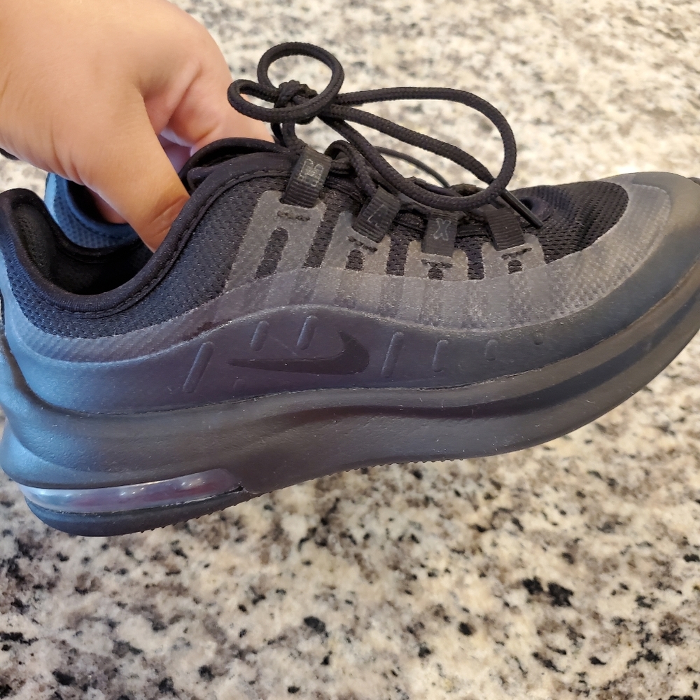 Kids Nike Air youth size 3